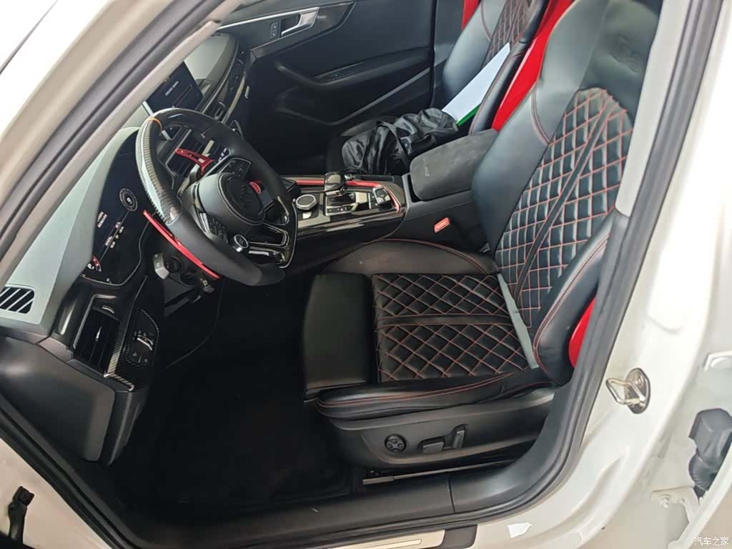 Audi A4L, 2019 15