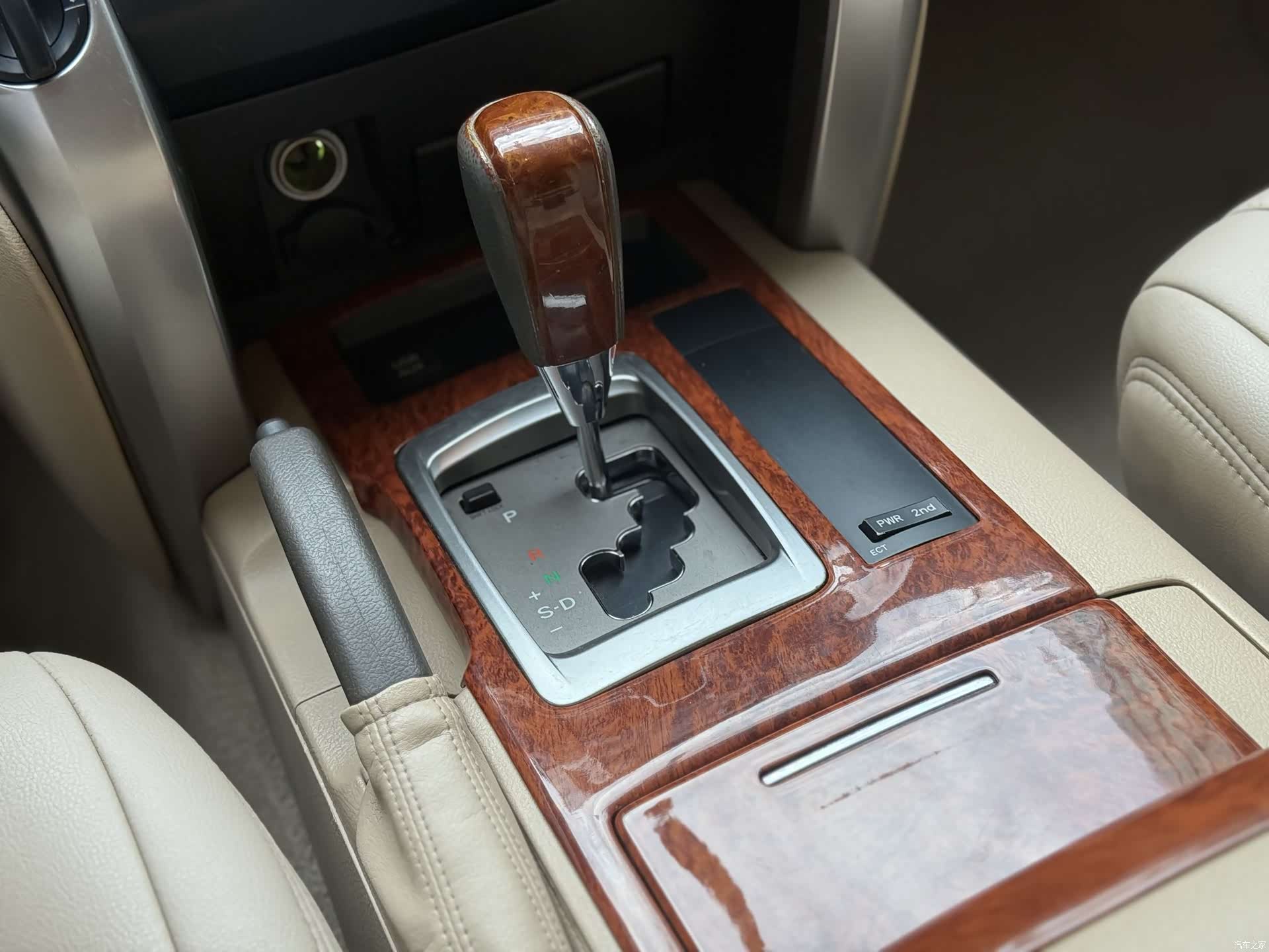 Toyota Land Cruiser, 2016 9