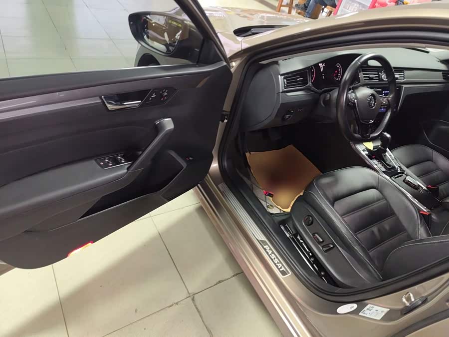 Volkswagen Passat 2017, фото 12