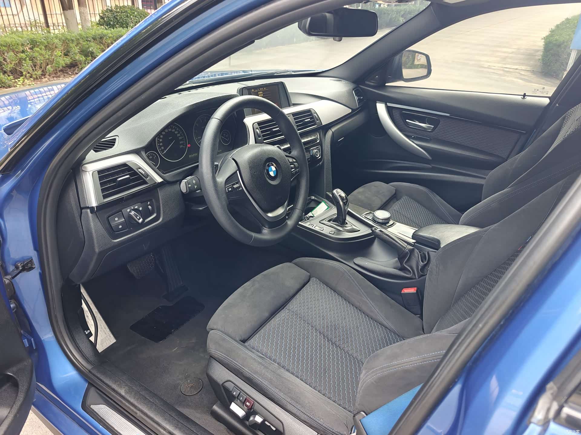 BMW 3 Series, 2017 все фото