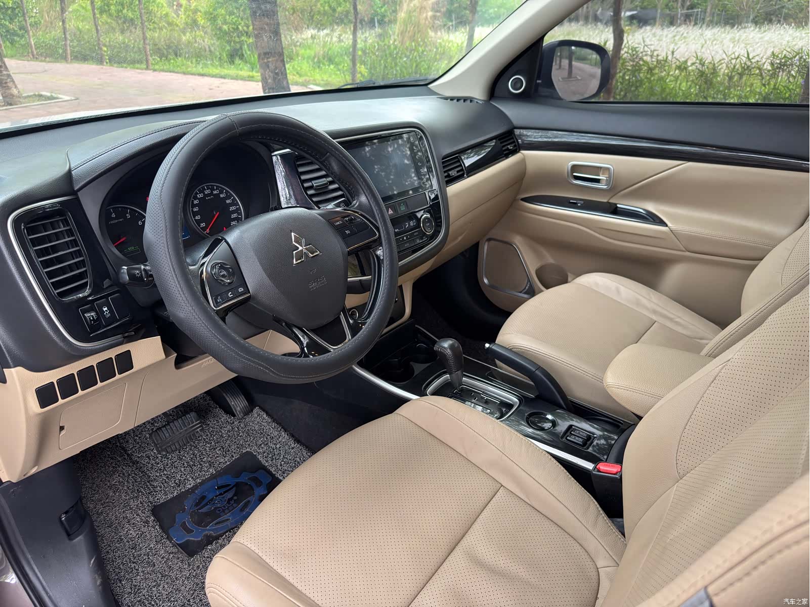 Mitsubishi Outlander, 2017 все фото