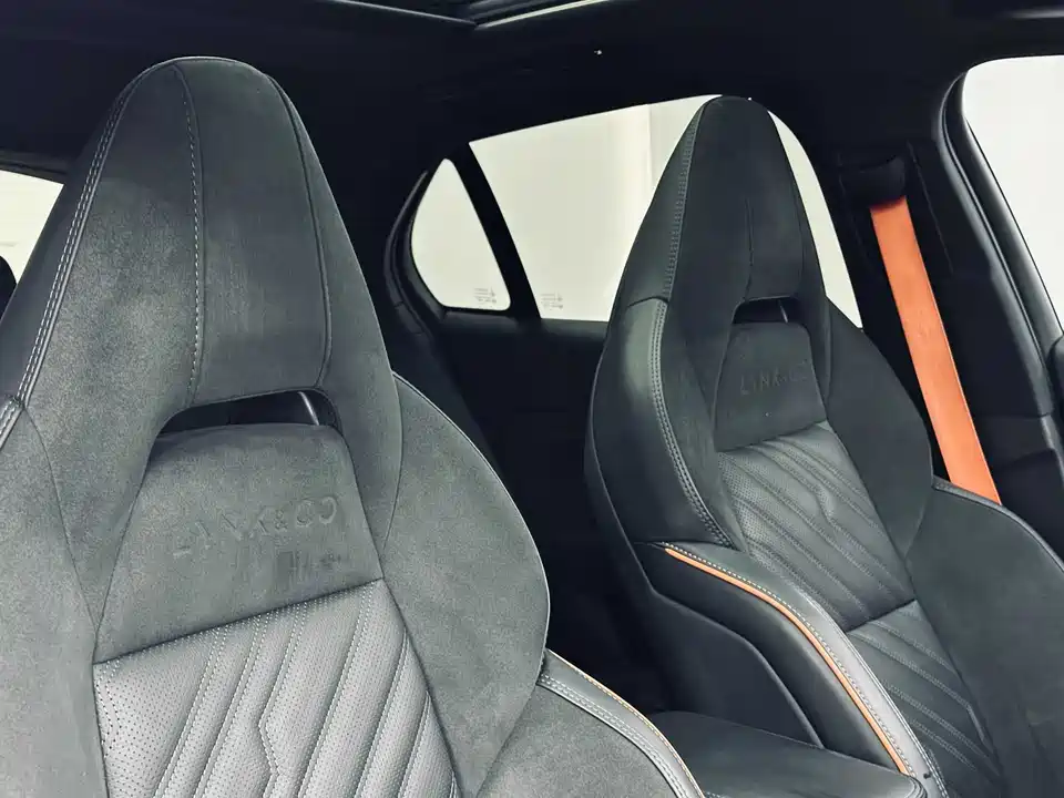 Lynk & Co 02 Hatchback