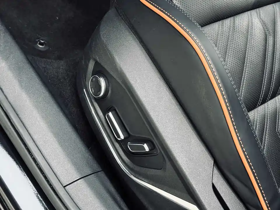 Lynk & Co 02 Hatchback