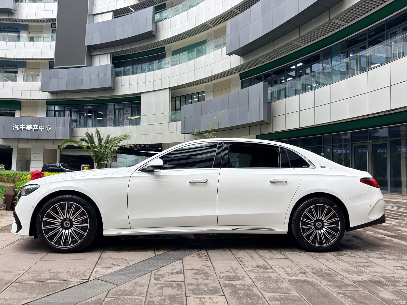 Mercedes-Benz E-Class, 2024 4
