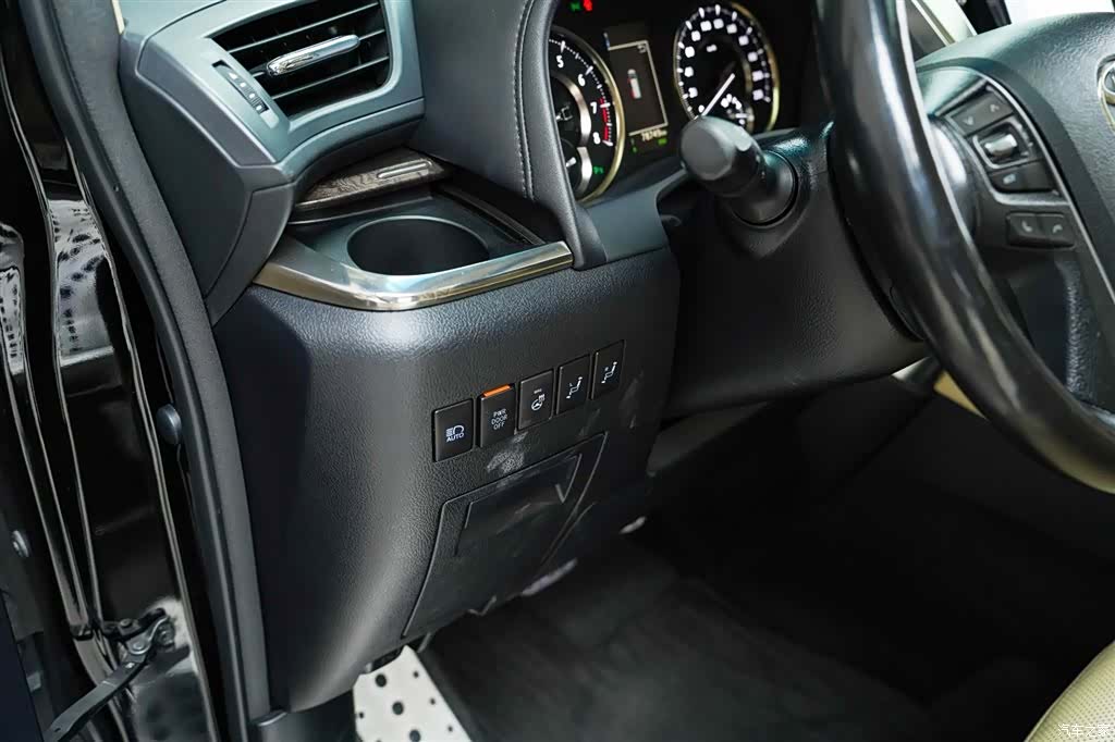 Toyota Alphard, 2018 9
