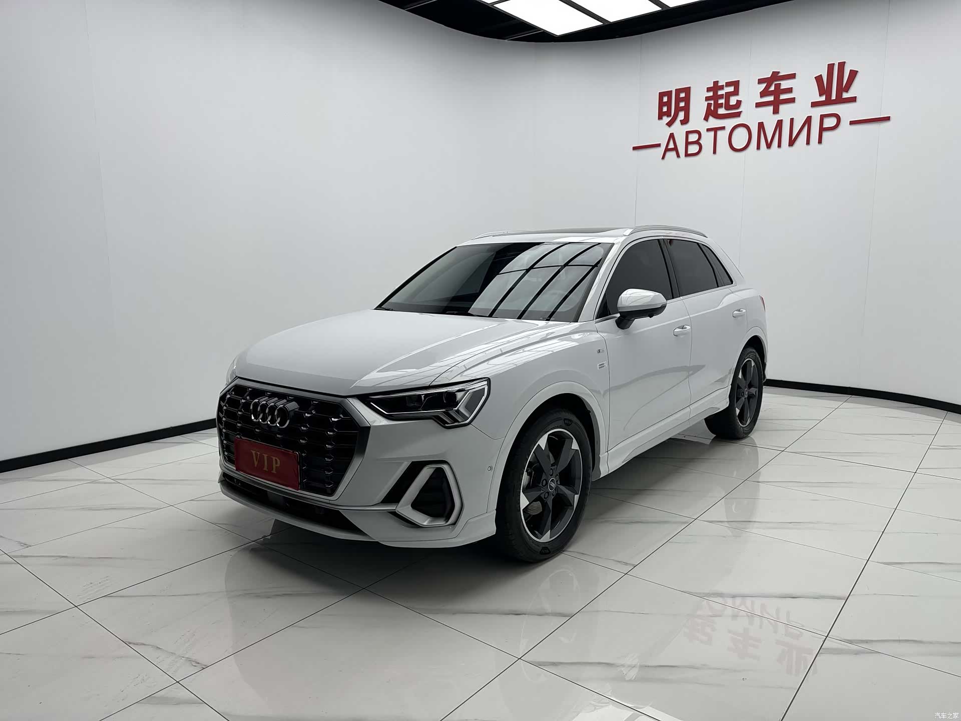 Audi Q3, 2023 4