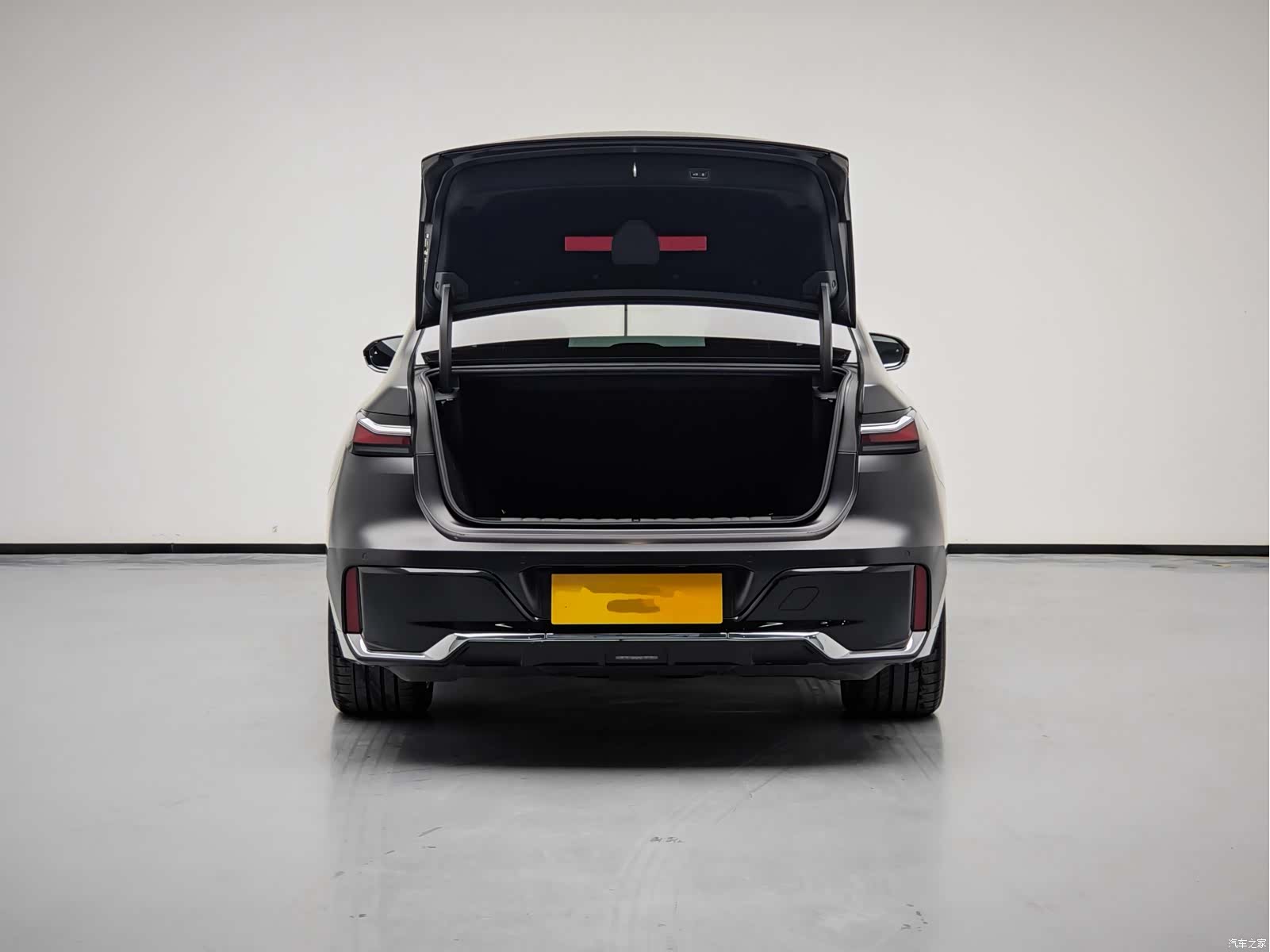 BMW i7, 2023 7