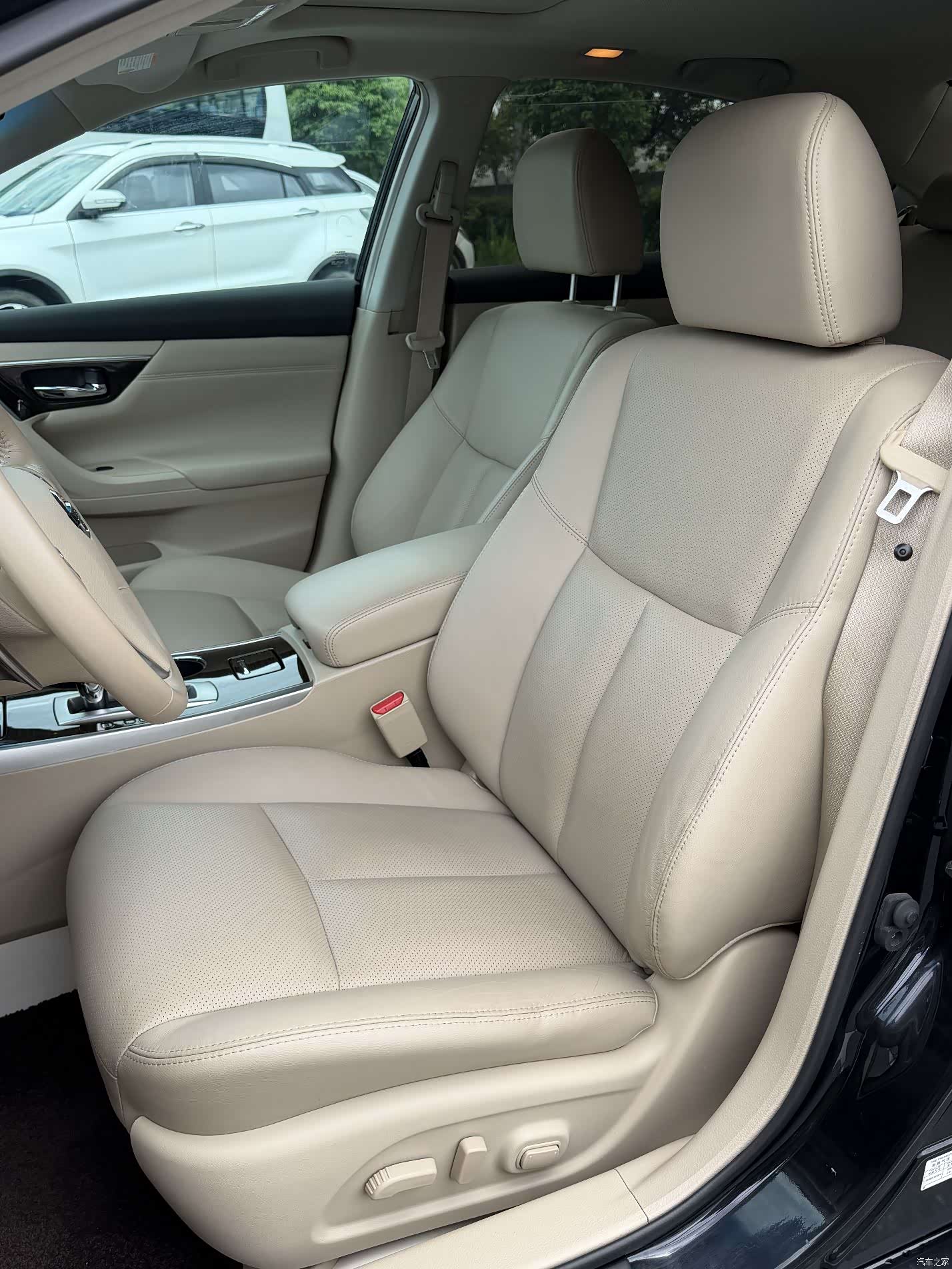Nissan Teana, 2013 10
