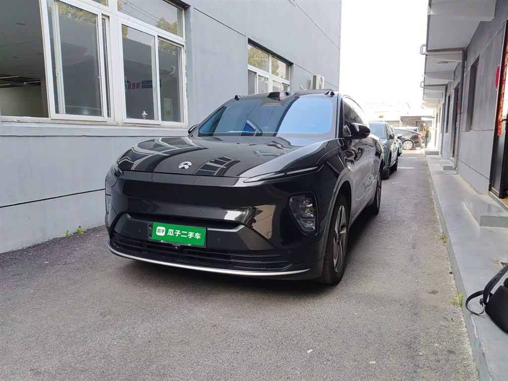NIO ES8