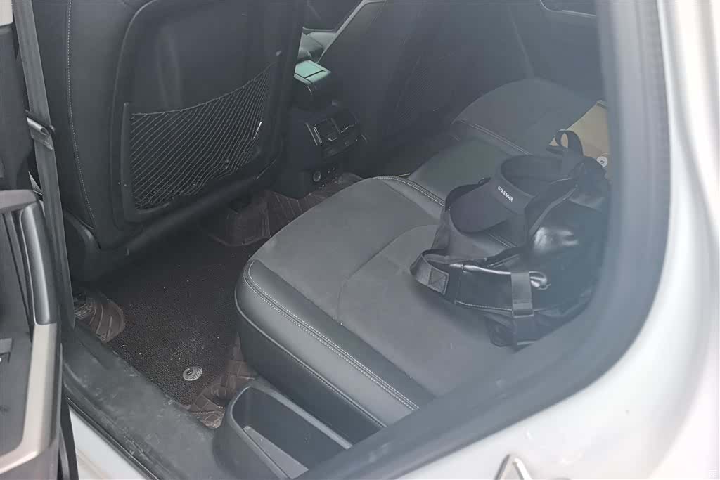 Audi Q3, 2022 11