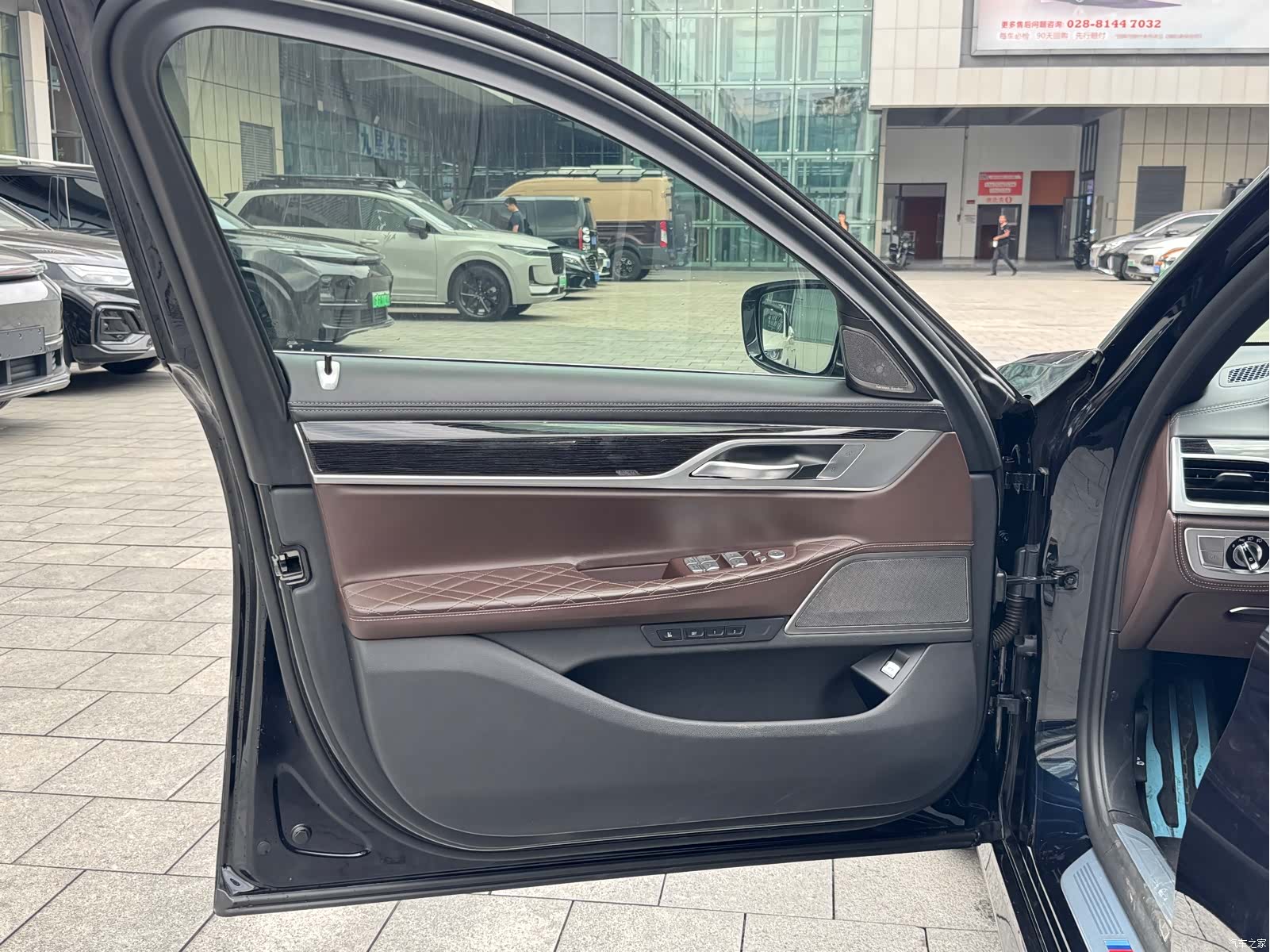 BMW 7 Series, 2021 все фото