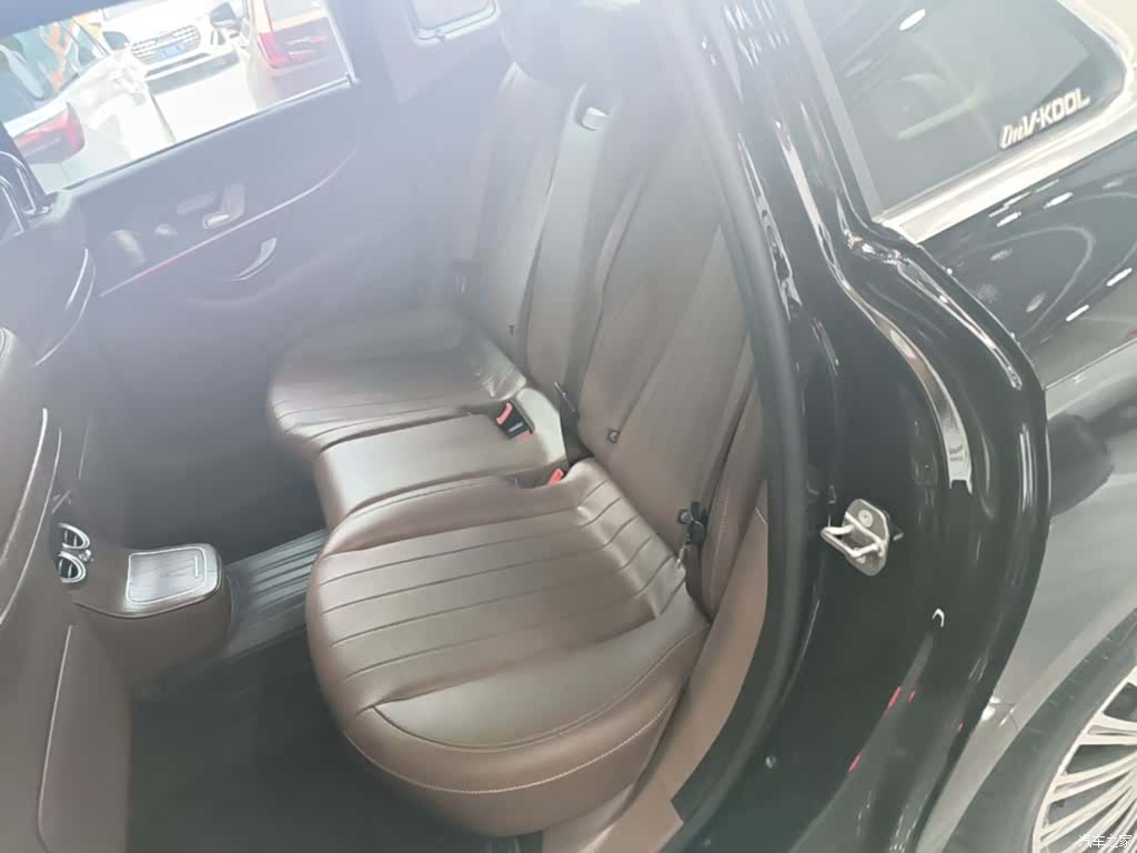 Mercedes-Benz E-Class, 2023 17