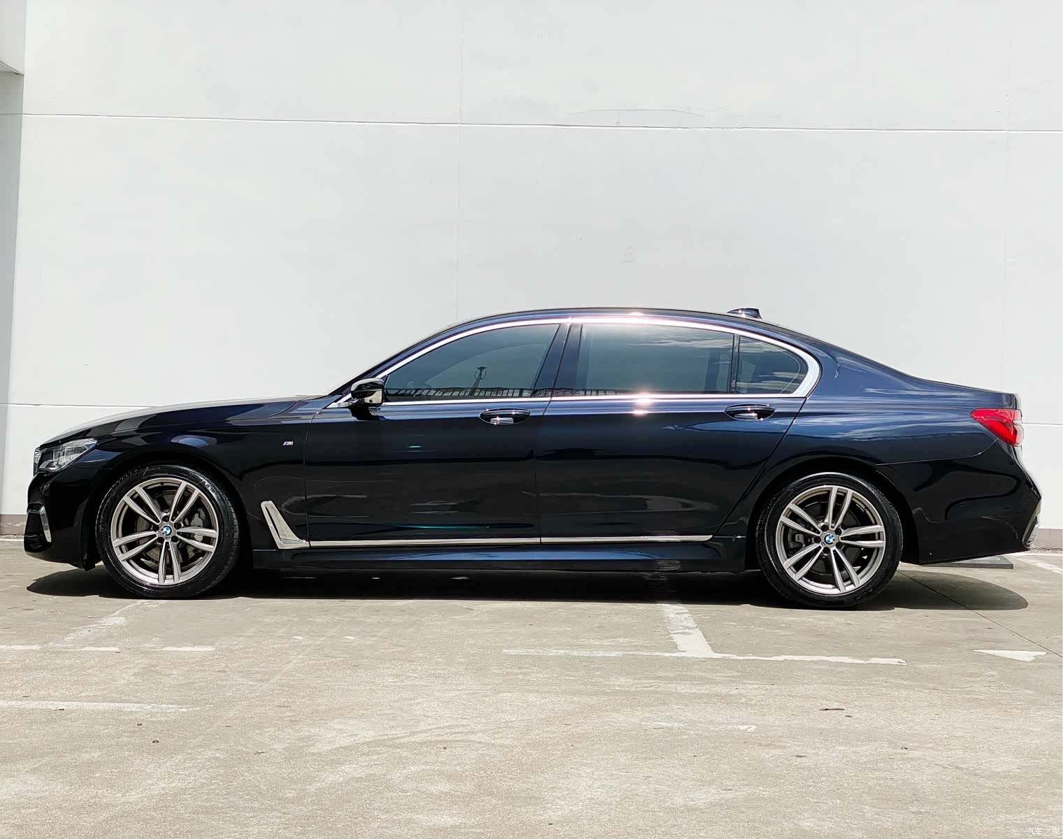 BMW 7 Series, 2018 все фото