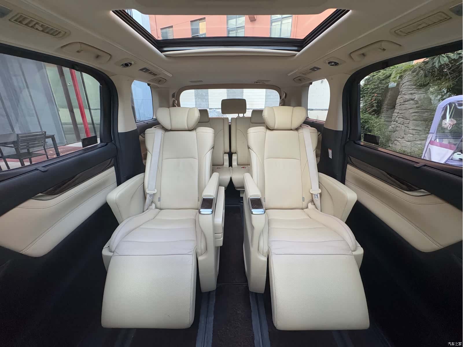 Toyota Alphard, 2019 14