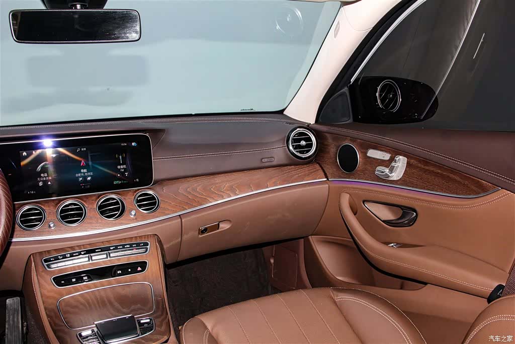 Mercedes-Benz E-Class, 2023 26