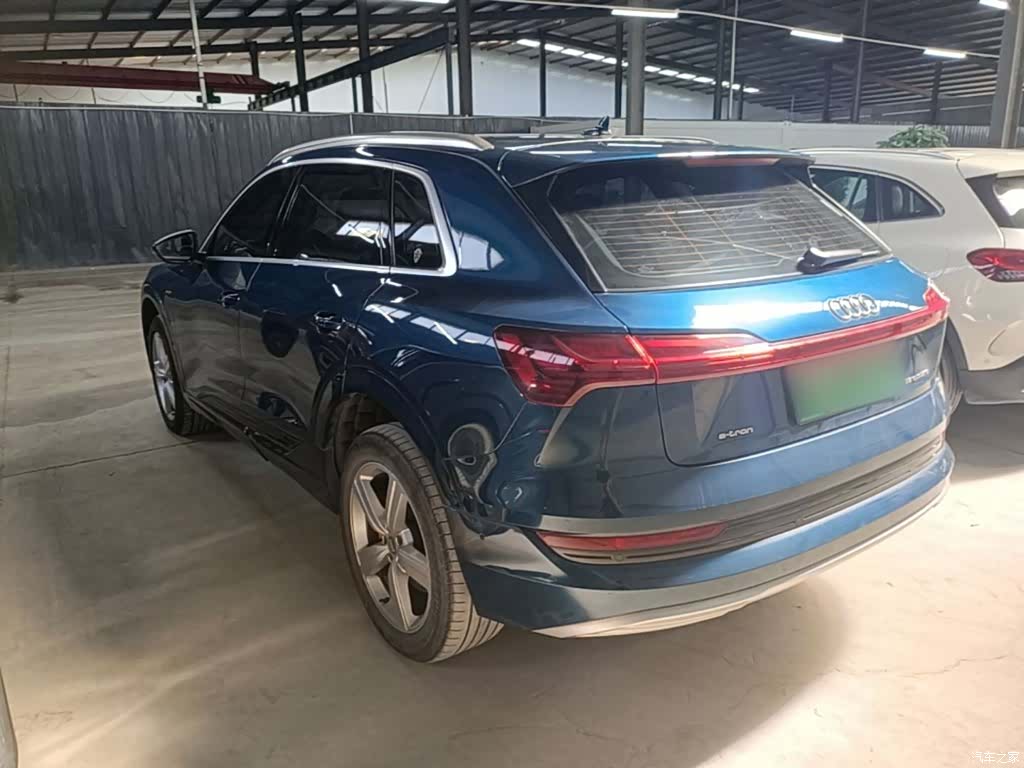 Audi e-tron, 2020 все фото