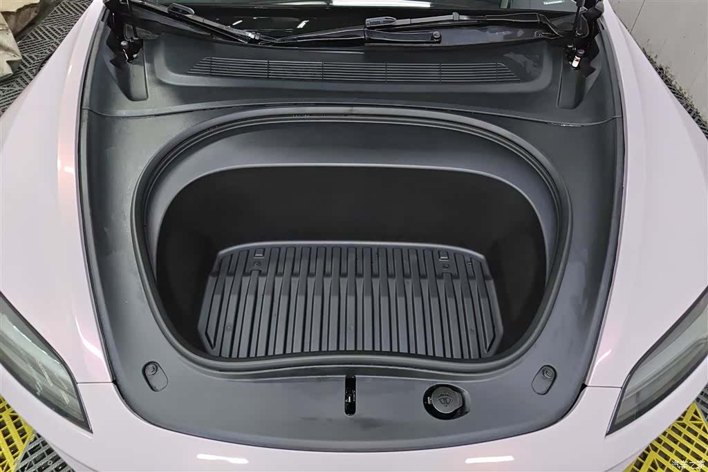 Tesla Model 3, 2024 10