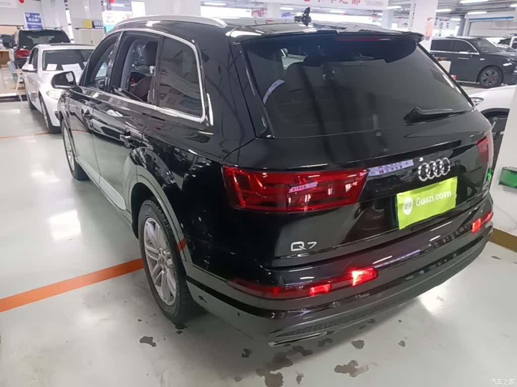 Audi Q7, 2019 все фото