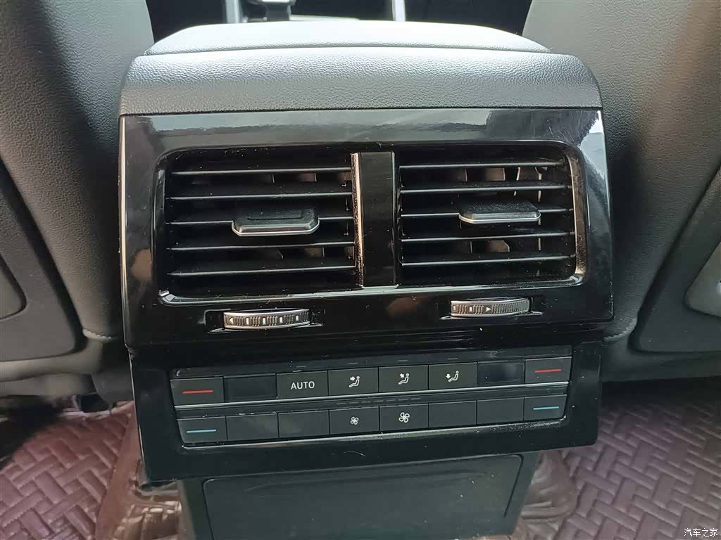 Volkswagen Touareg, 2021 14