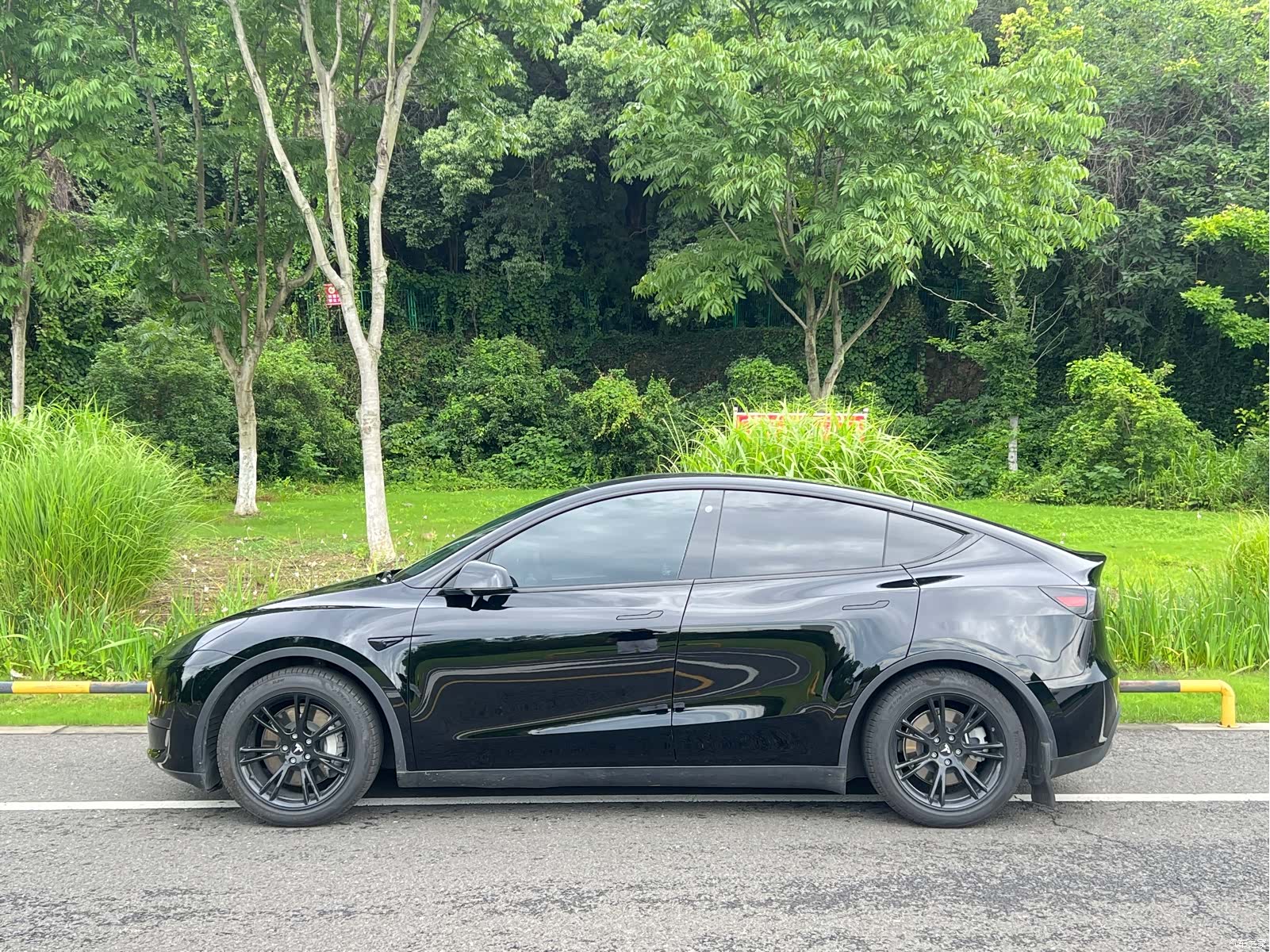 Tesla Model Y, 2022 3