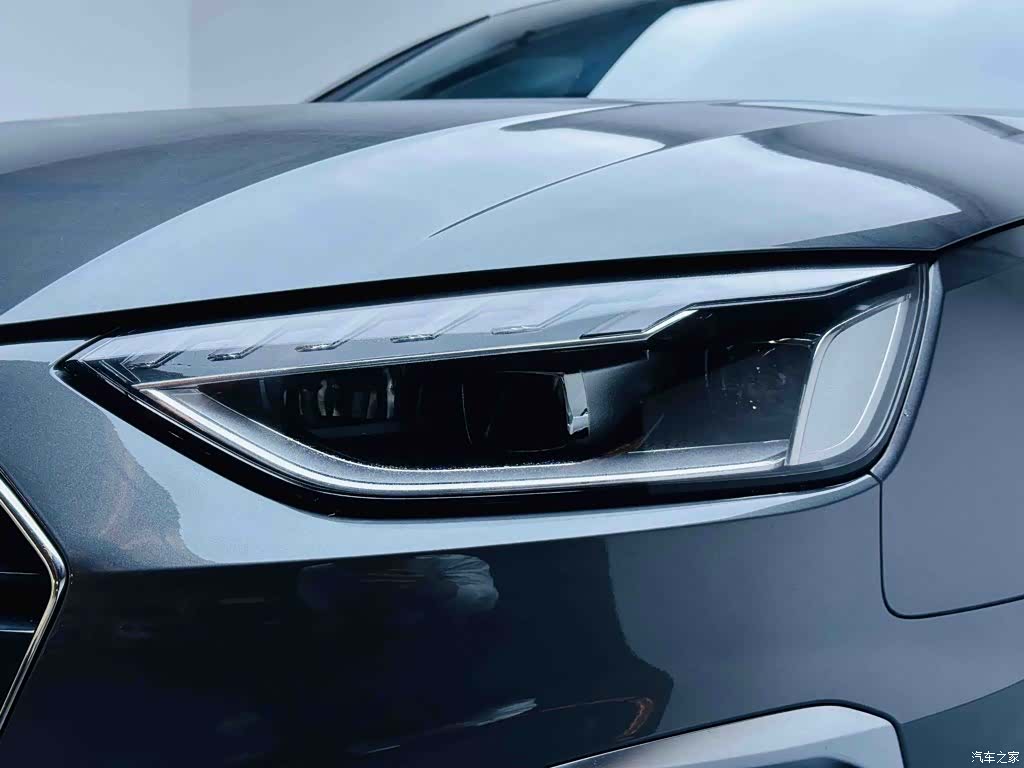 Audi A4L, 2023 24