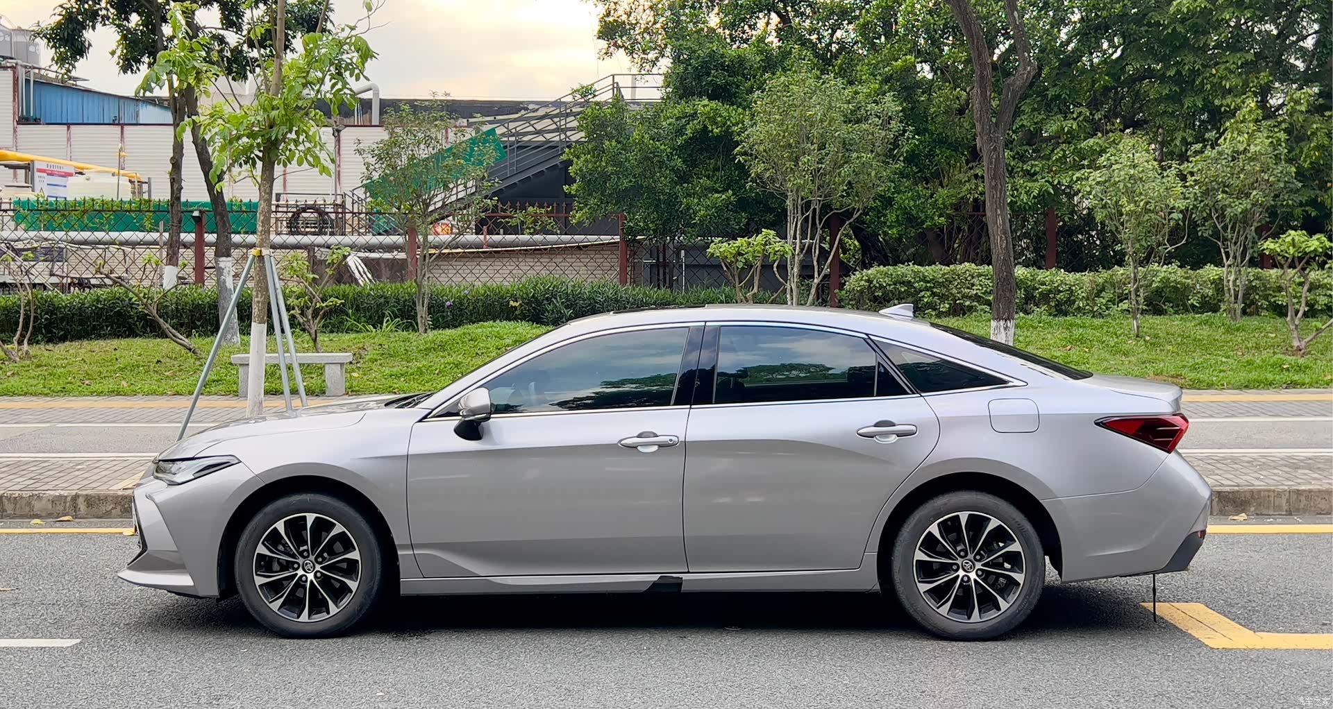 Toyota Avalon, 2023 4