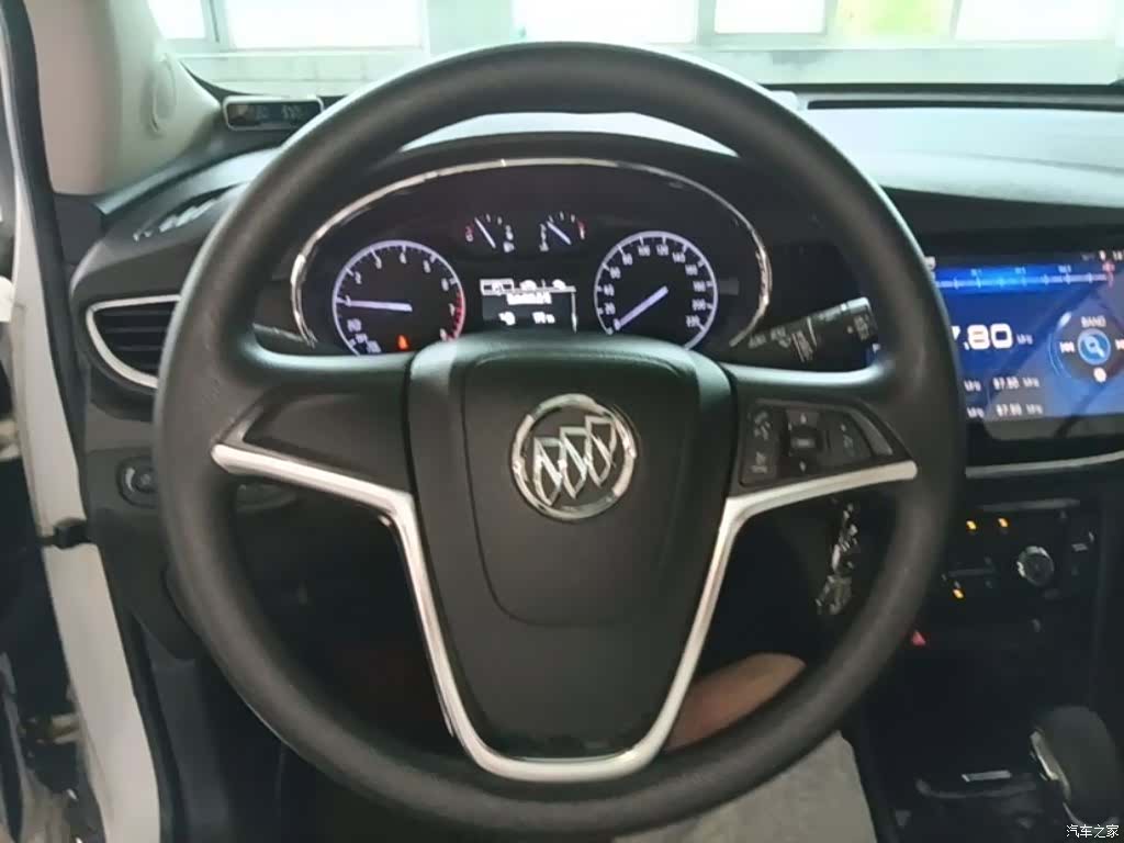 Buick Encore, 2017 11