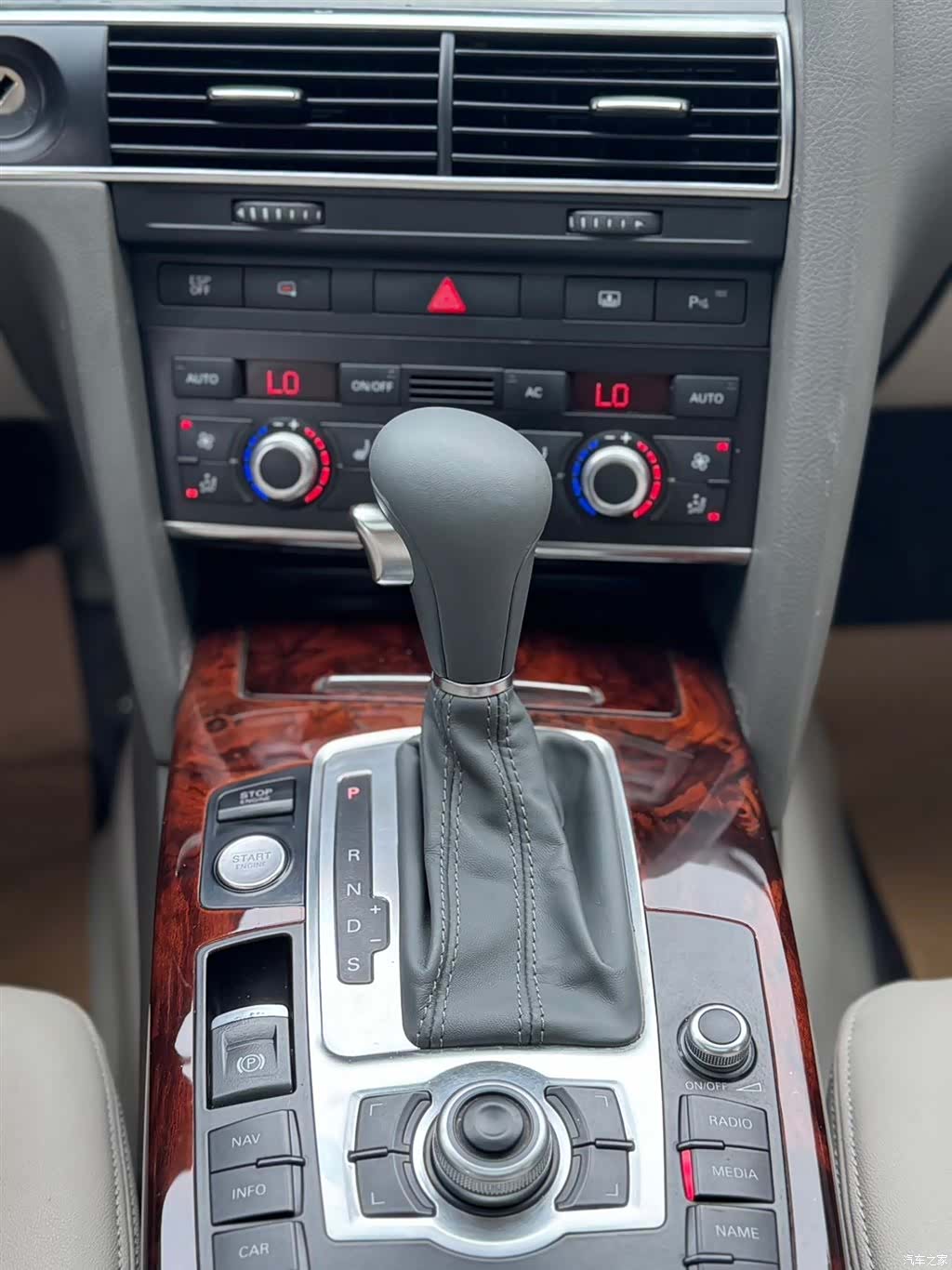 Audi A6L, 2011 8