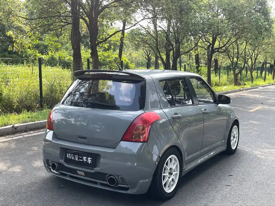 Suzuki Swift Suzuki Swift