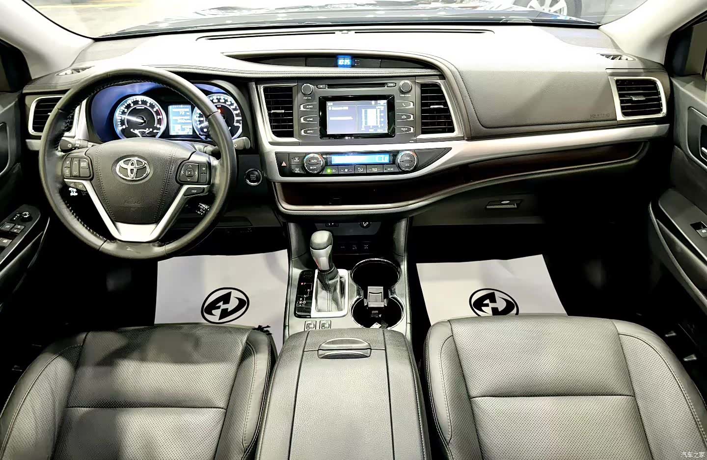 Toyota Highlander, 2015 все фото