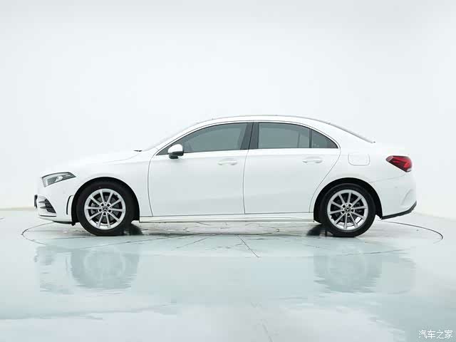 Mercedes-Benz A-Class, 2020 3