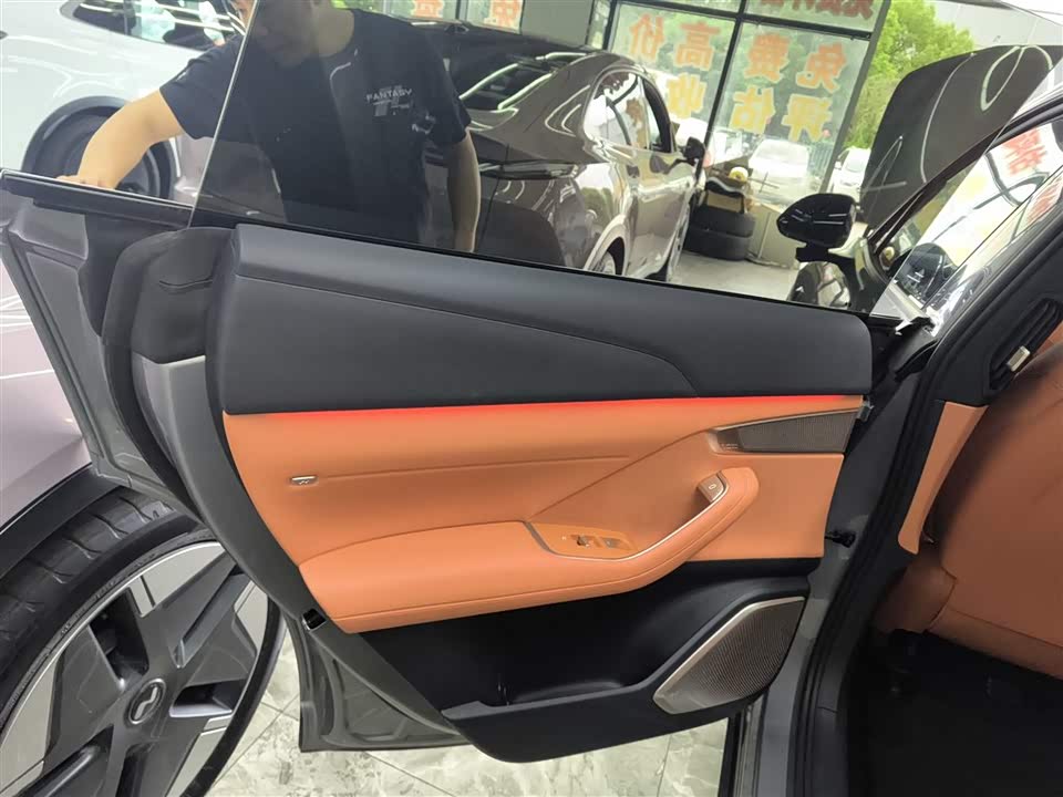 NIO L60