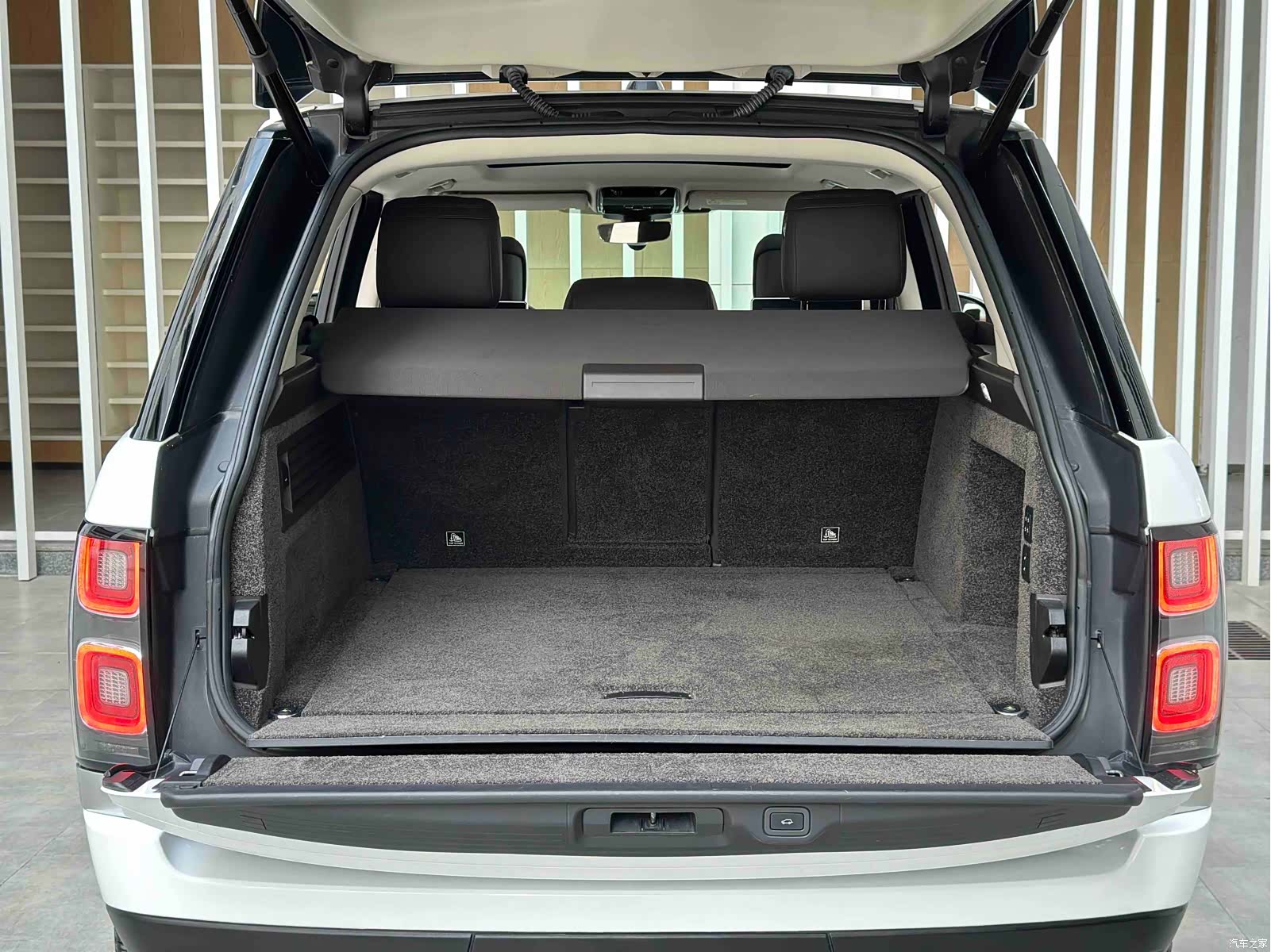 Land Rover Range Rover, 2019 19
