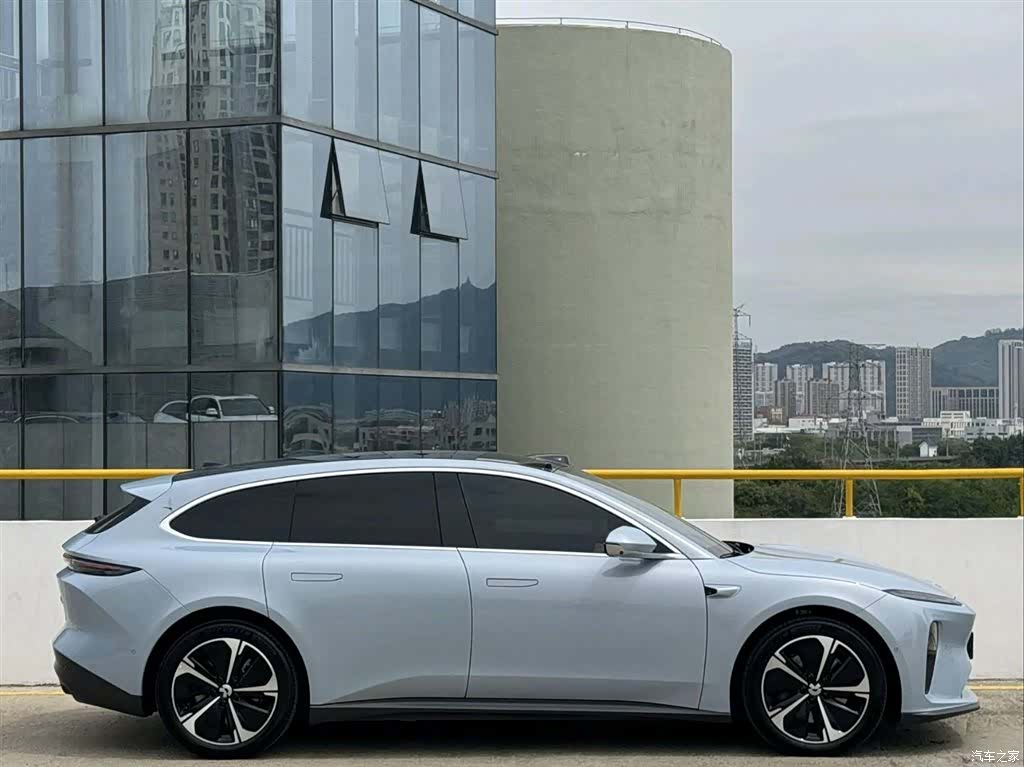 NIO ET5, 2025 12