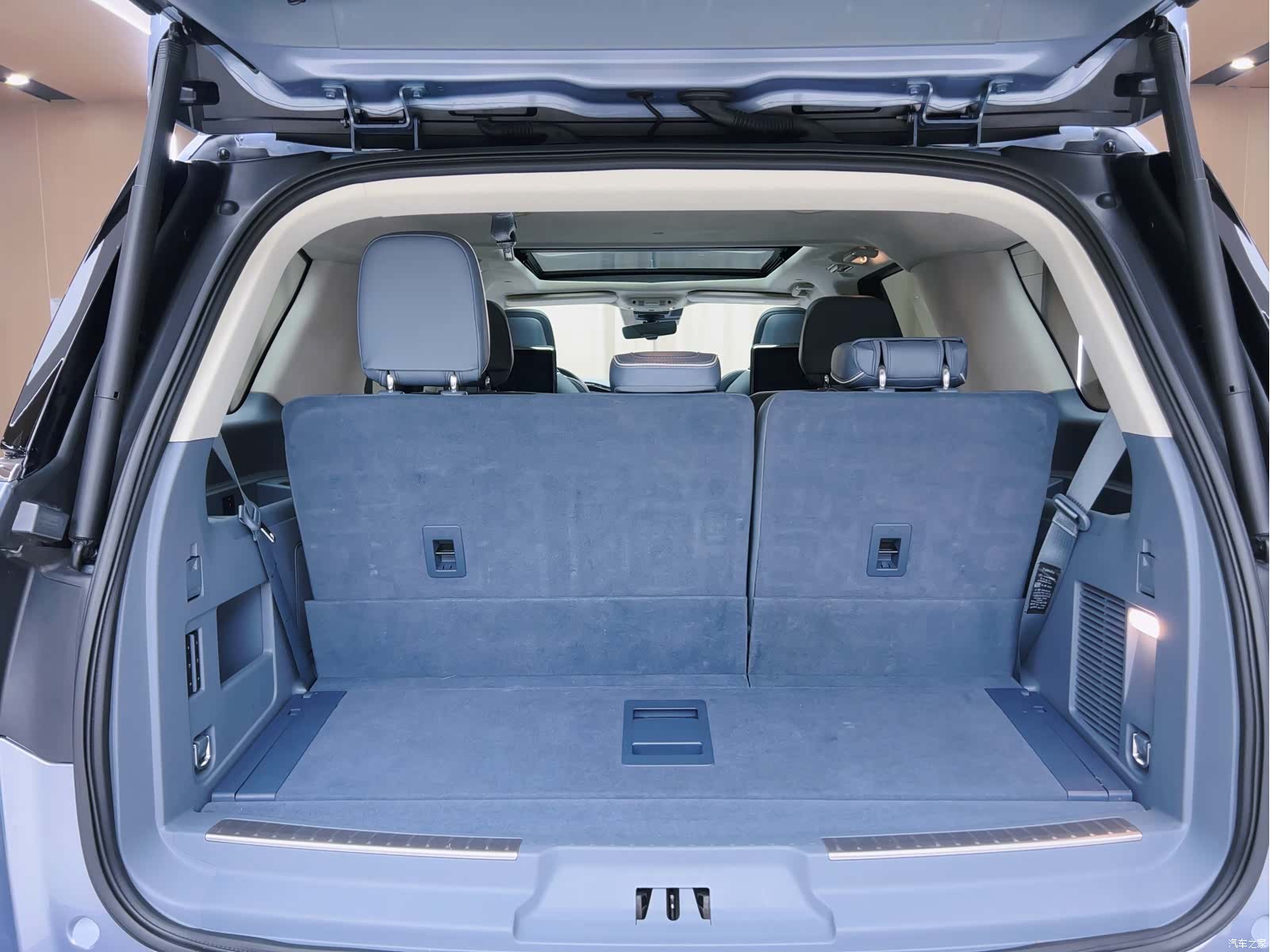 Lincoln Navigator, 2021 10
