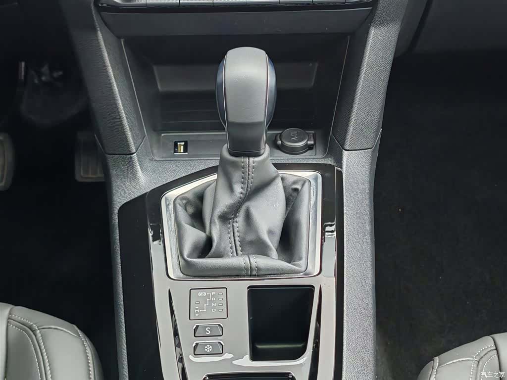 Peugeot 408, 2023 13