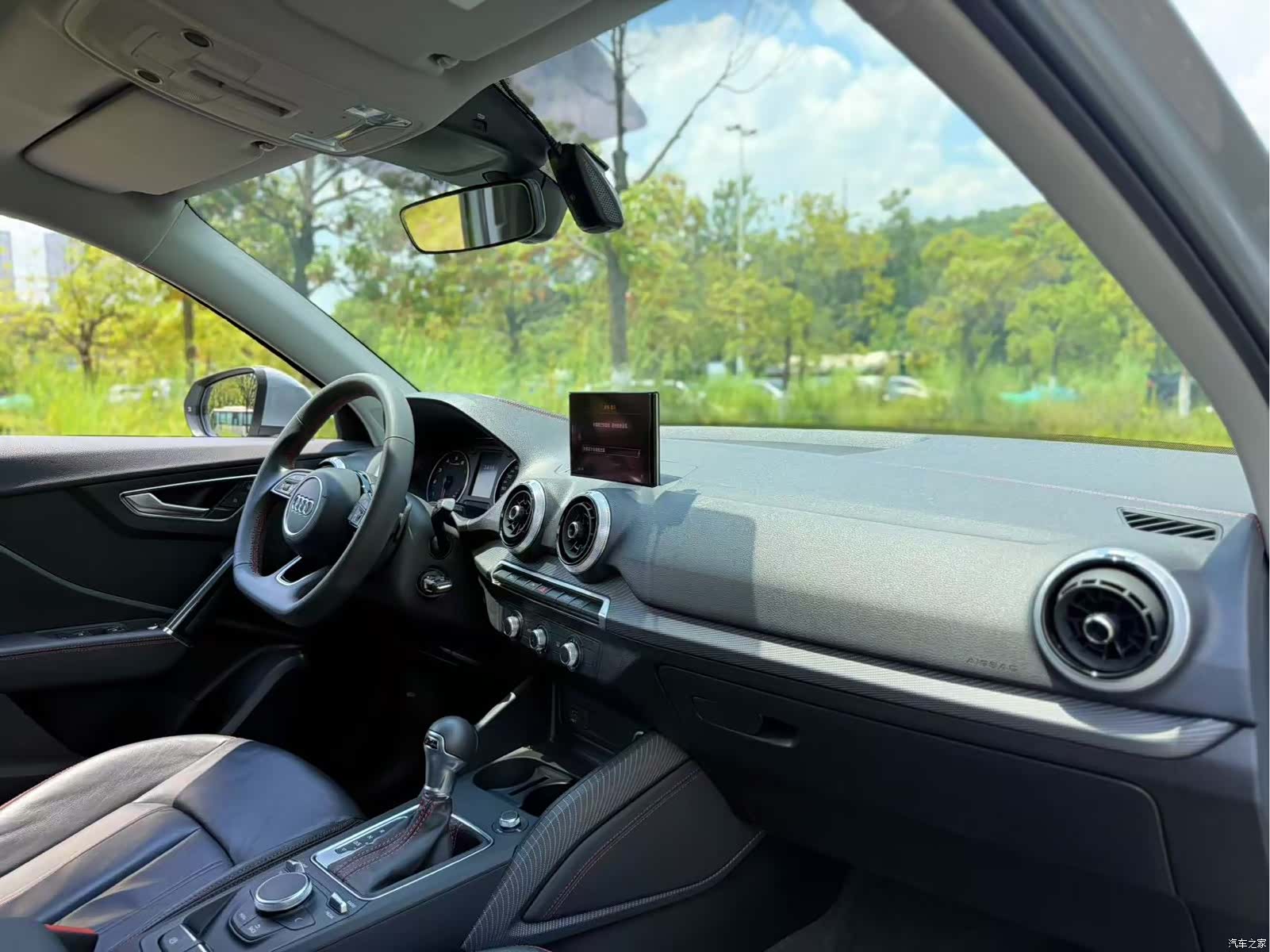 Audi Q2L, 2023 21