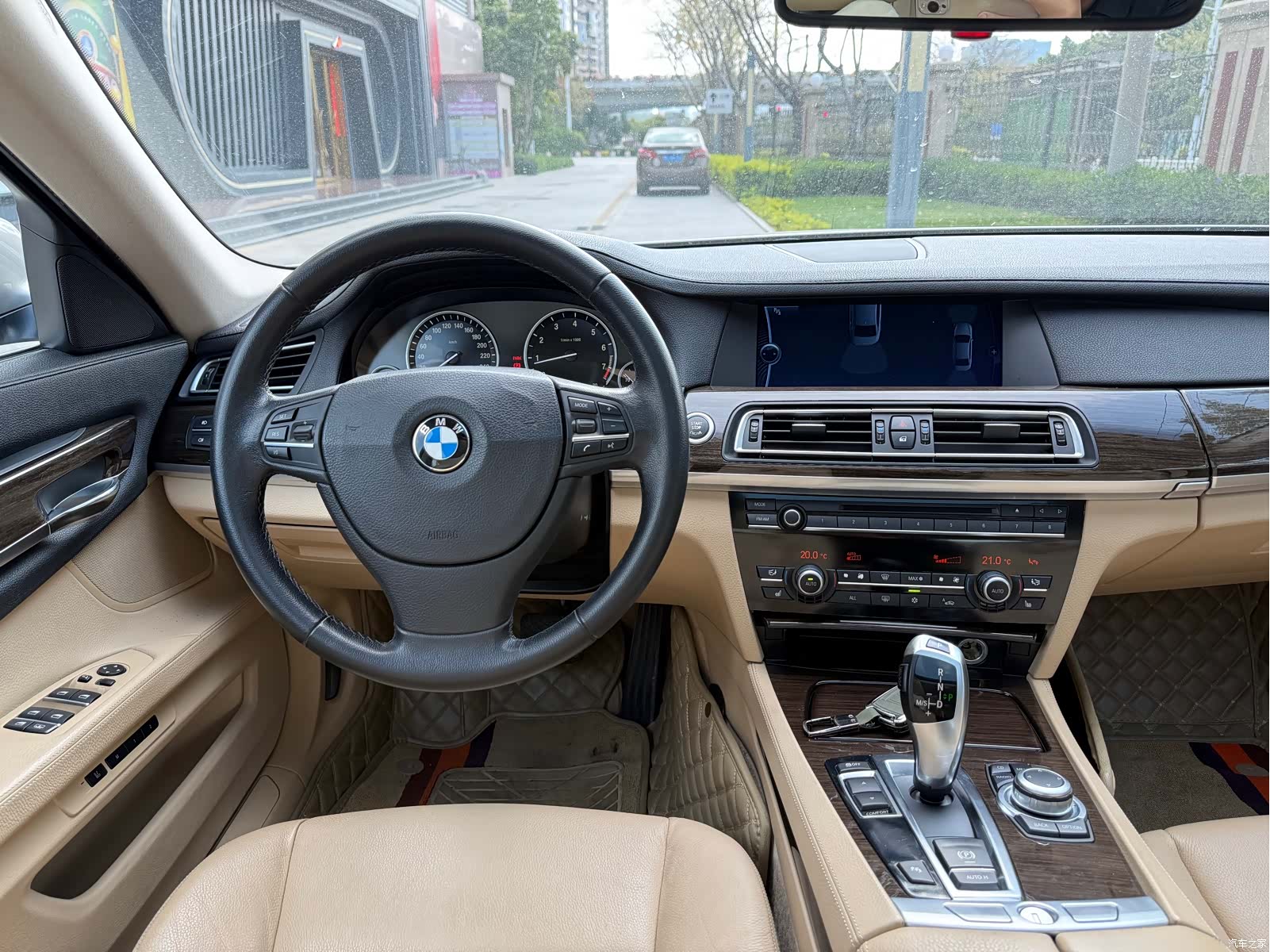 BMW 7 Series, 2011 20