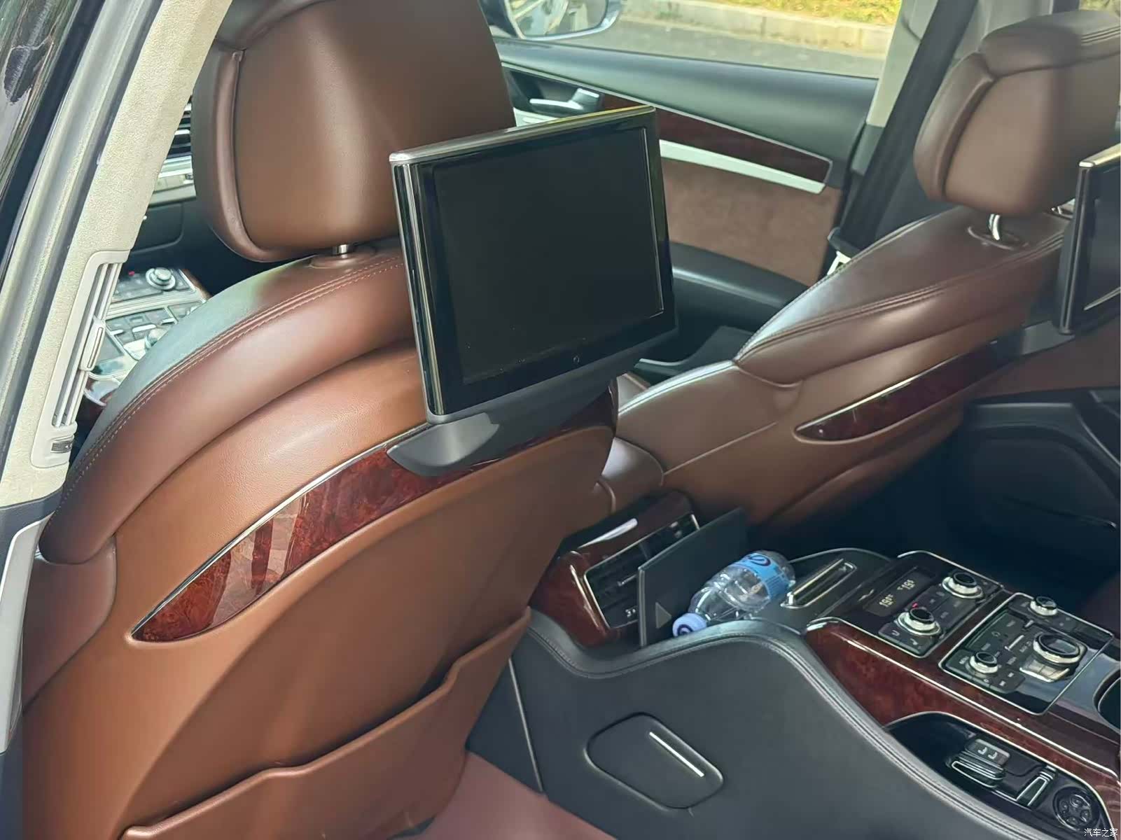 Audi A8L, 2011 9