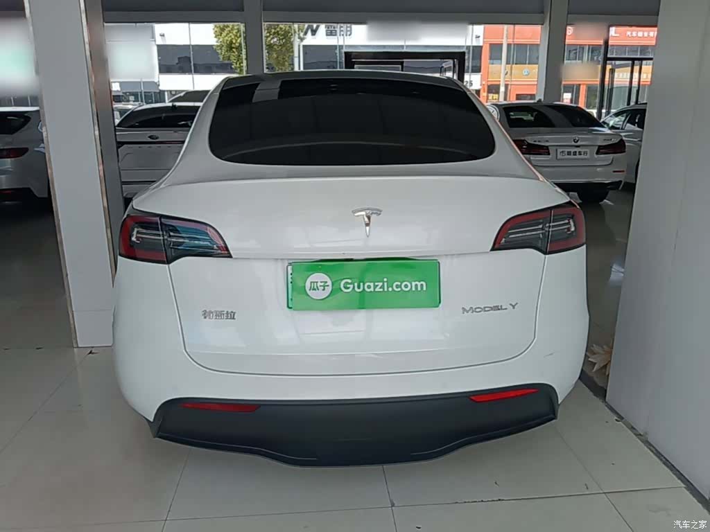 Tesla Model Y, 2023 6