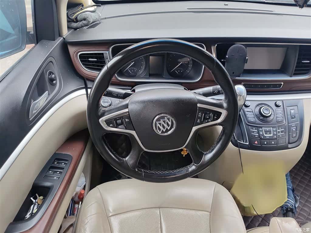 Buick GL8, 2016 3