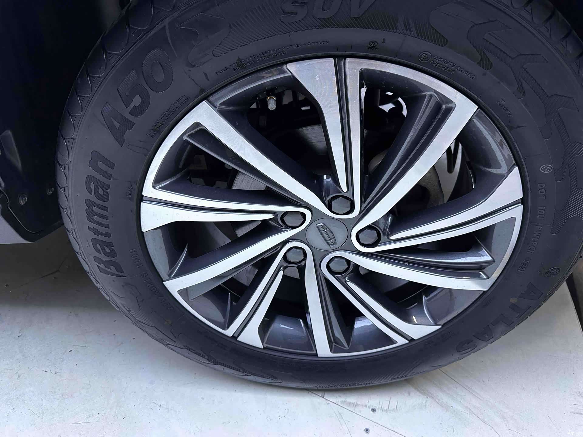 Geely X6, 2022 17