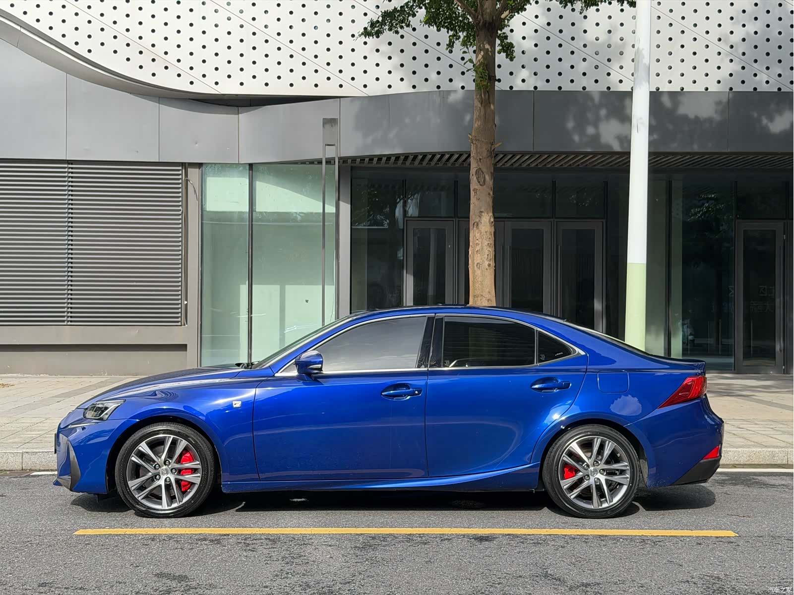 Lexus IS, 2018 7