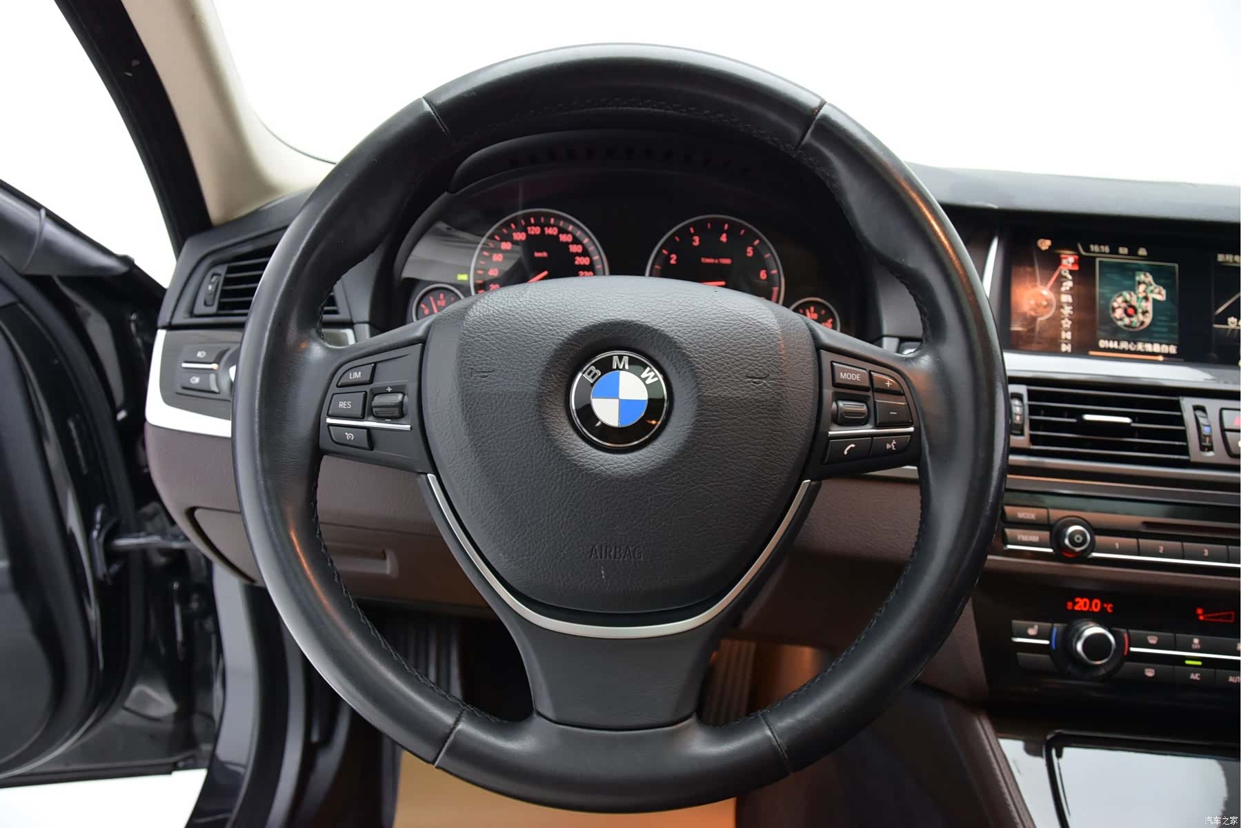 BMW 5 Series, 2016 10