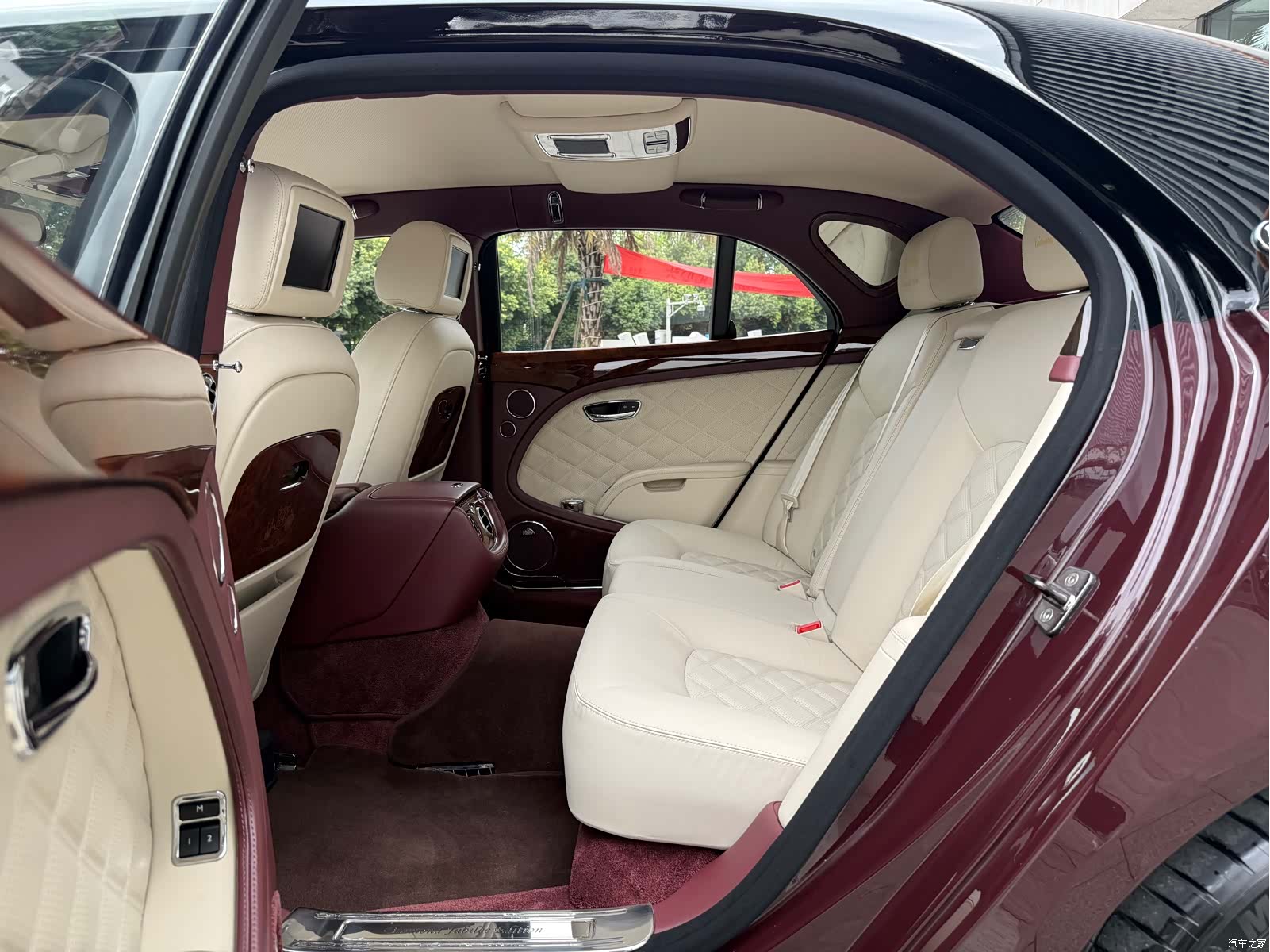 Bentley Mulsanne, 2012 все фото