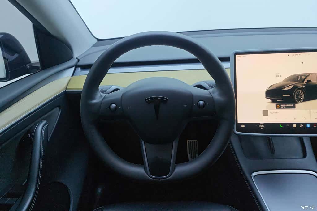 Tesla Model Y, 2023 15