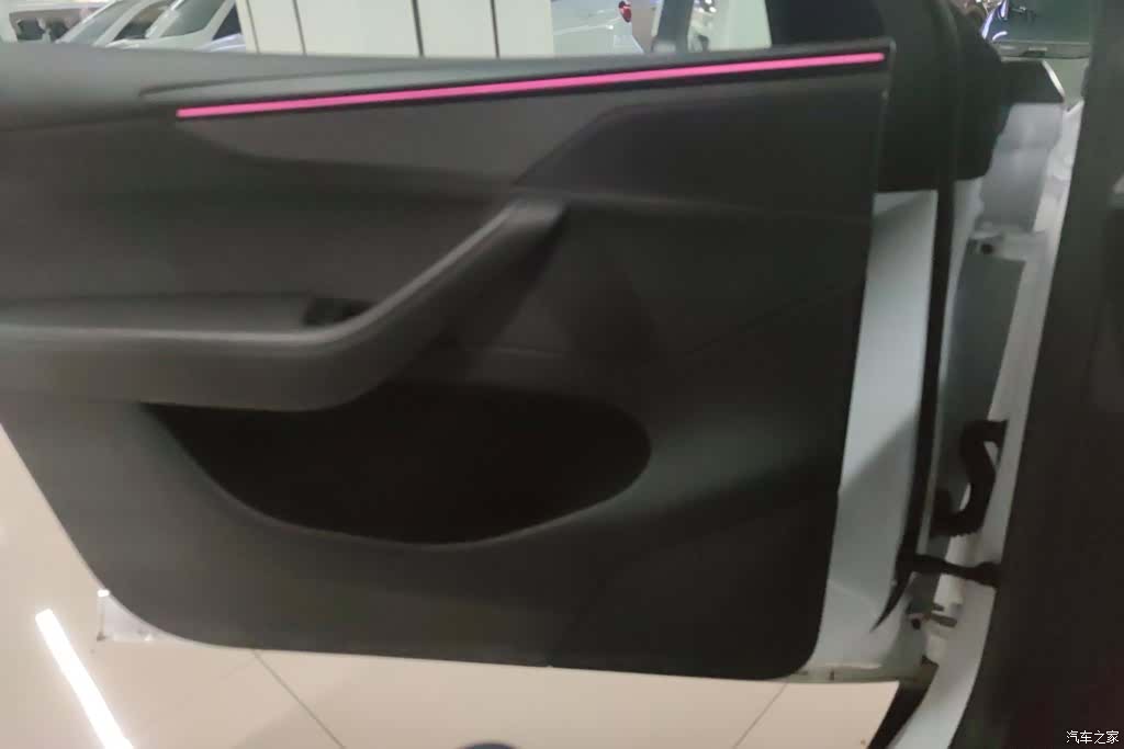 Tesla Model Y, 2025 7