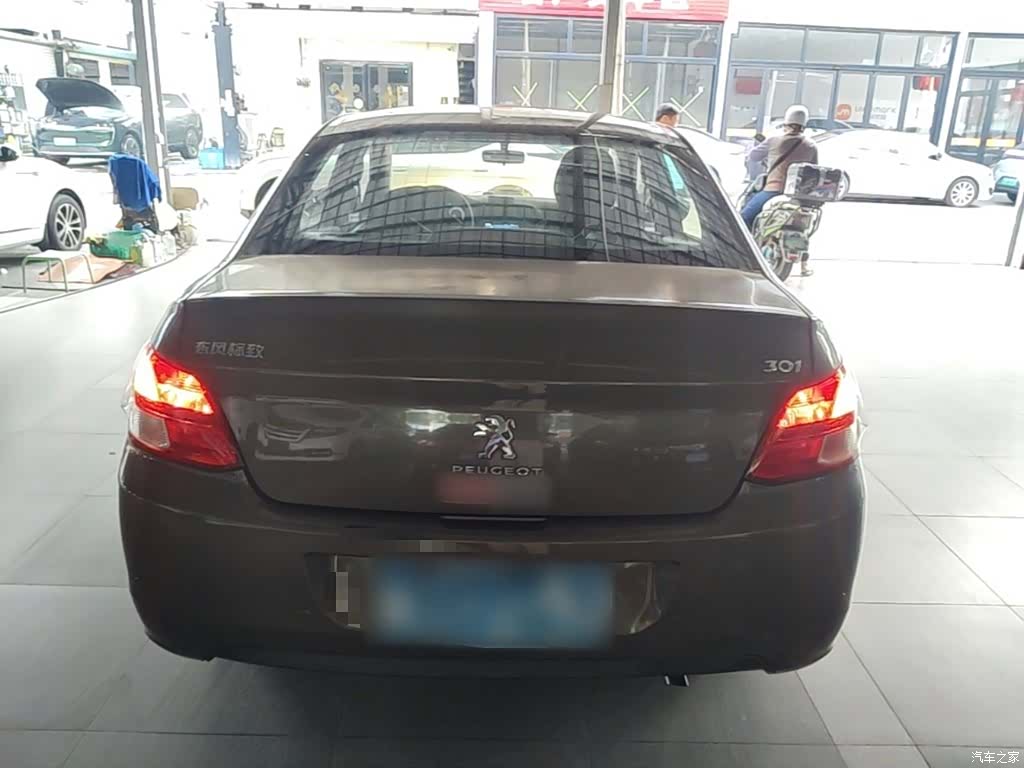 Peugeot 301, 2014 6
