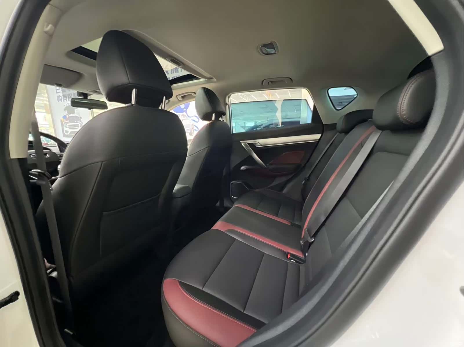 Geely Coolray, 2022 7