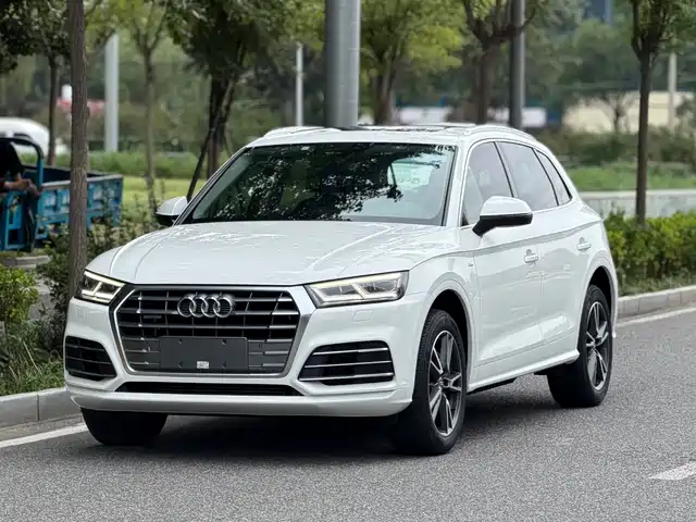 Audi Q5L 2019 — купить из Китая под заказ